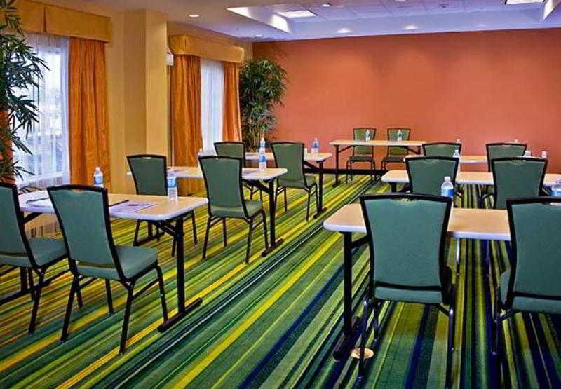 Fairfield Inn & Suites Lake City Restaurant photo